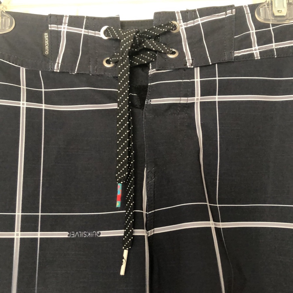 Quicksilver Board Shorts Swim Trunks  Men’s SZ M black White - Picture 3 of 6